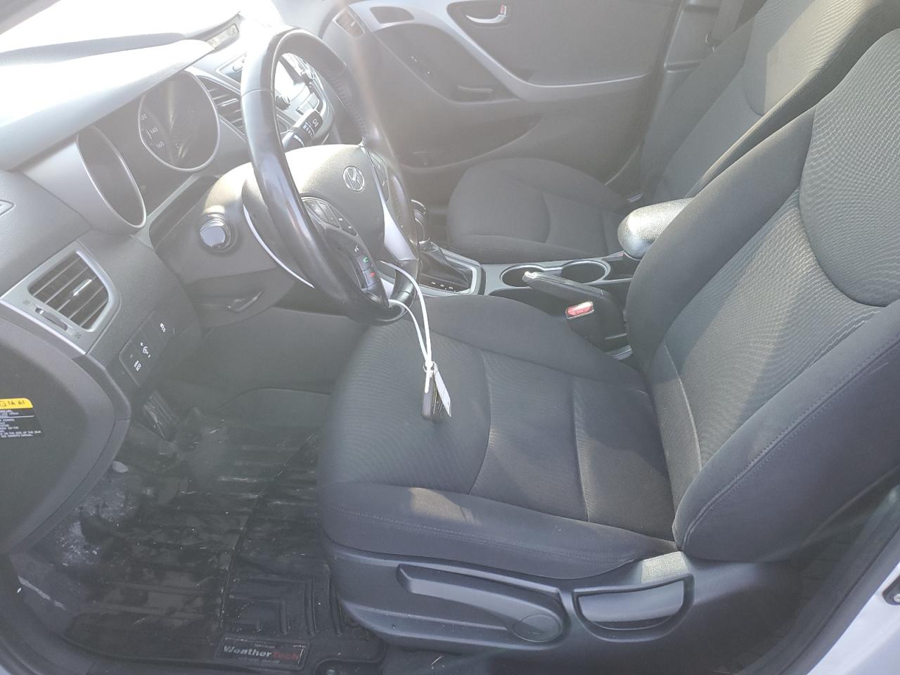 Photo 6 VIN: KMHDH4AE0GU490787 - HYUNDAI ELANTRA 