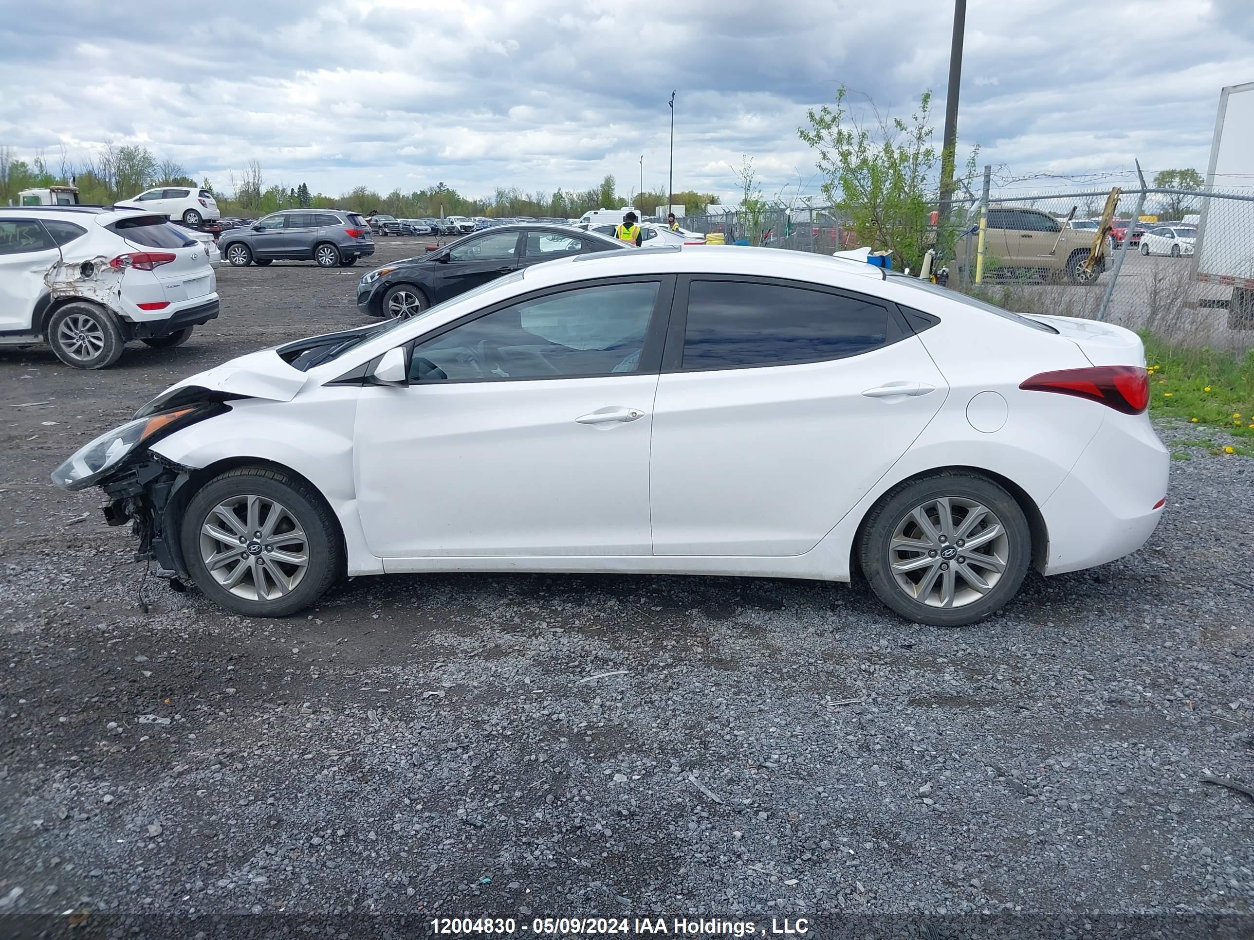 Photo 14 VIN: KMHDH4AE0GU570767 - HYUNDAI ELANTRA 