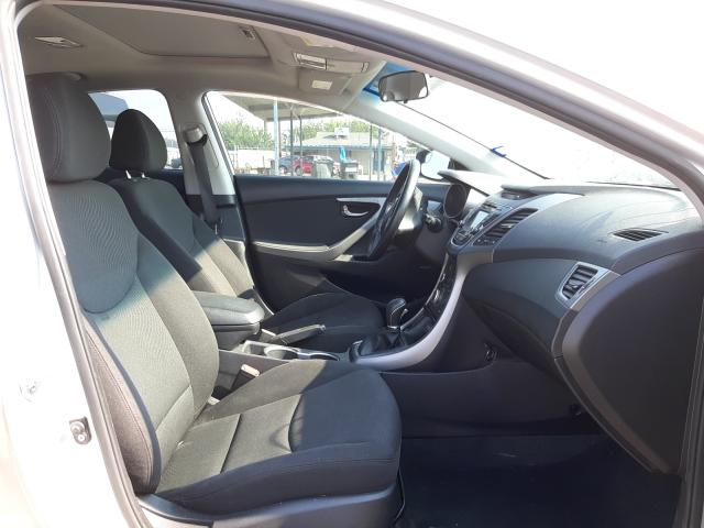 Photo 4 VIN: KMHDH4AE0GU579386 - HYUNDAI ELANTRA SE 