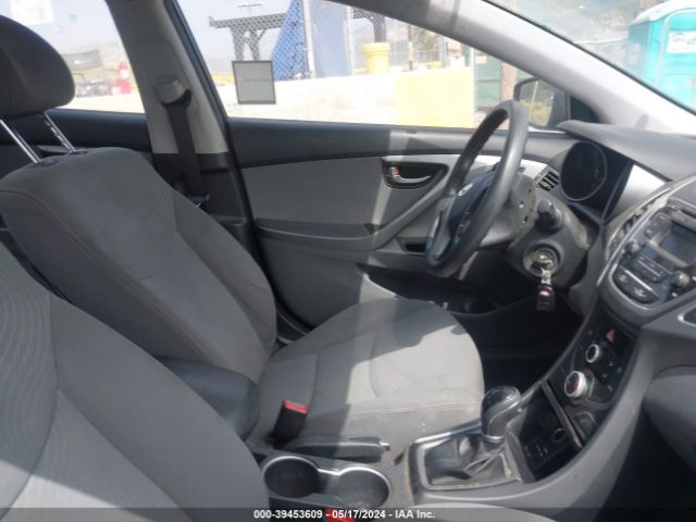 Photo 4 VIN: KMHDH4AE0GU632958 - HYUNDAI ELANTRA 