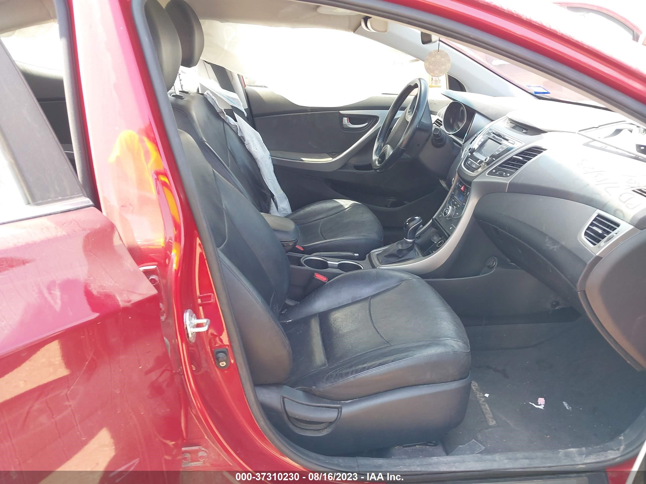 Photo 4 VIN: KMHDH4AE0GU635911 - HYUNDAI ELANTRA 