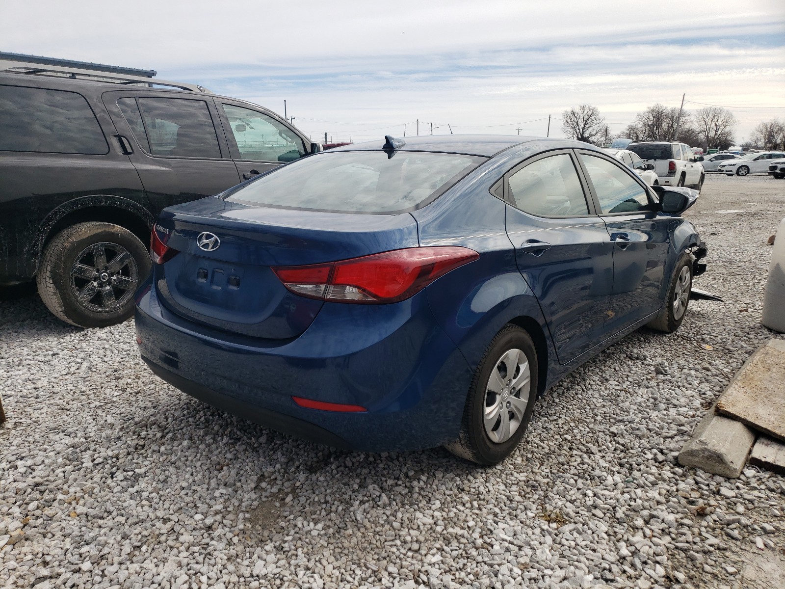 Photo 3 VIN: KMHDH4AE0GU640882 - HYUNDAI ELANTRA SE 