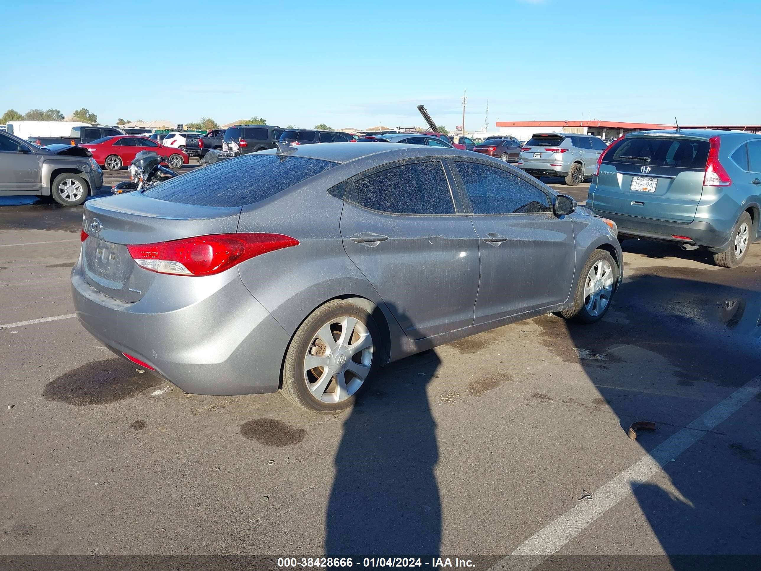 Photo 3 VIN: KMHDH4AE1BU103348 - HYUNDAI ELANTRA 