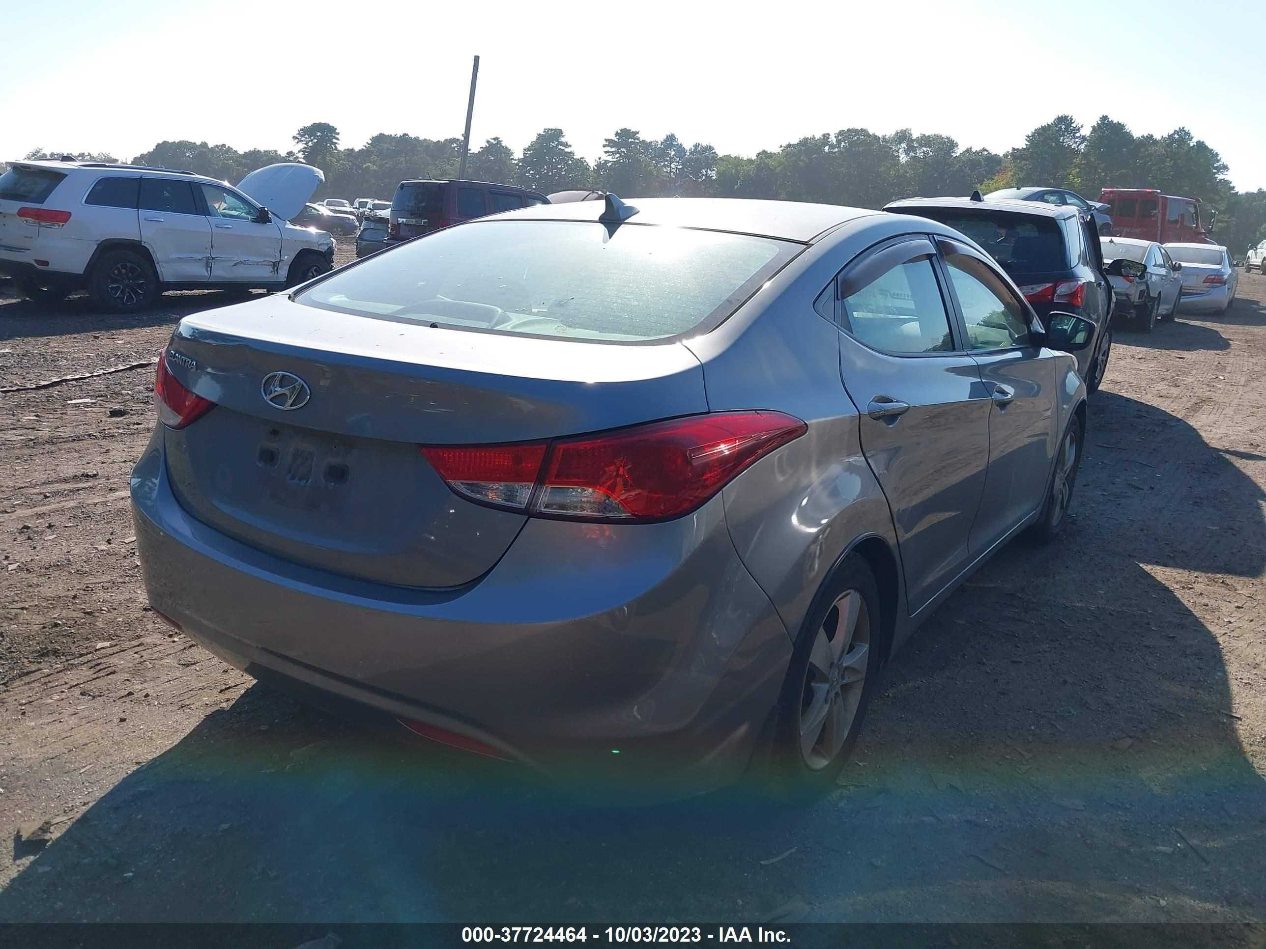 Photo 3 VIN: KMHDH4AE1BU108212 - HYUNDAI ELANTRA 