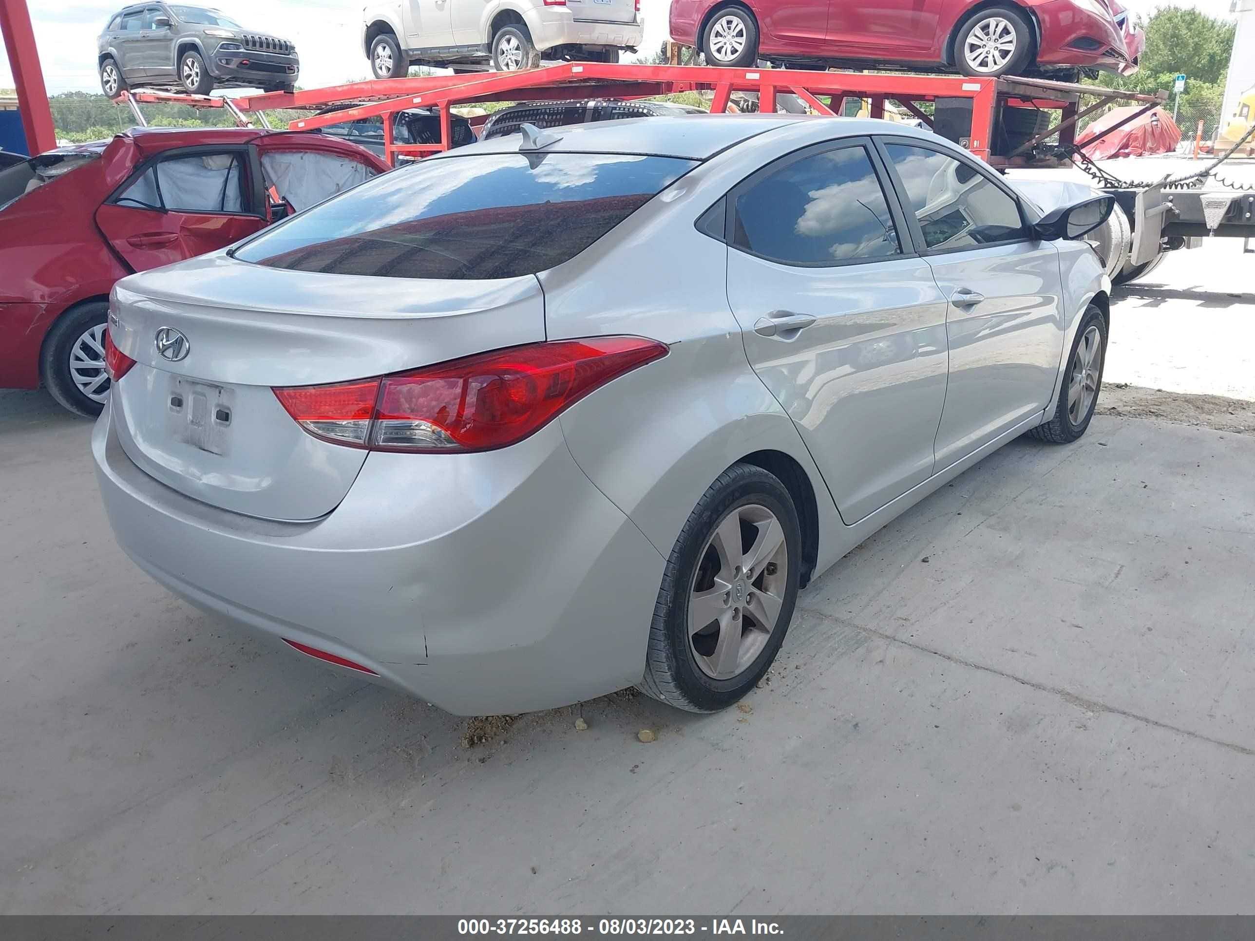 Photo 3 VIN: KMHDH4AE1BU148077 - HYUNDAI ELANTRA 