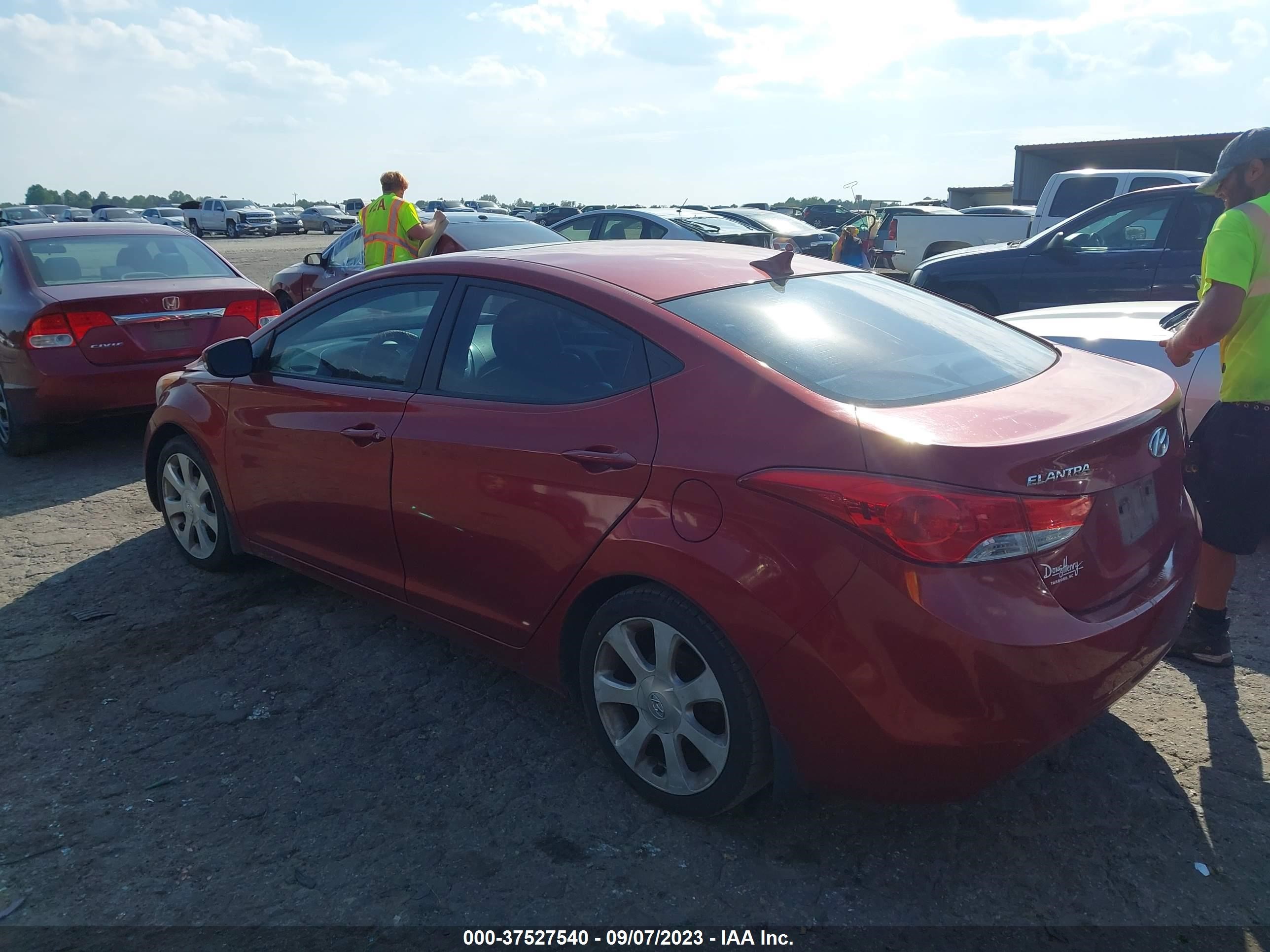 Photo 2 VIN: KMHDH4AE1CU247435 - HYUNDAI ELANTRA 