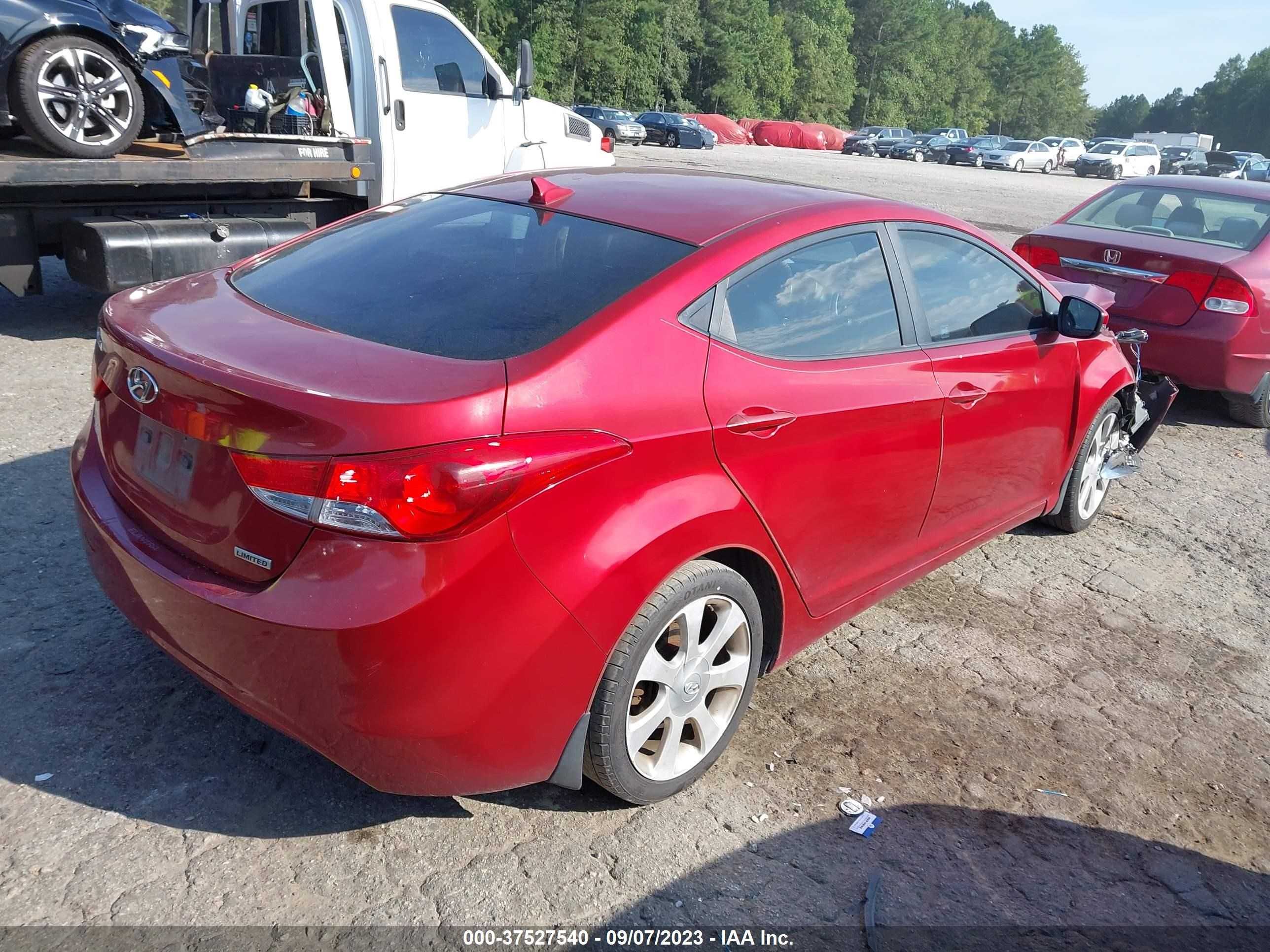 Photo 3 VIN: KMHDH4AE1CU247435 - HYUNDAI ELANTRA 