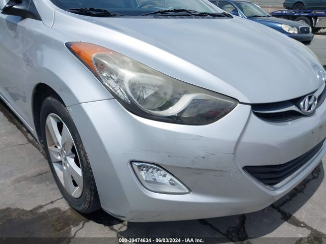 Photo 5 VIN: KMHDH4AE1CU288891 - HYUNDAI ELANTRA 