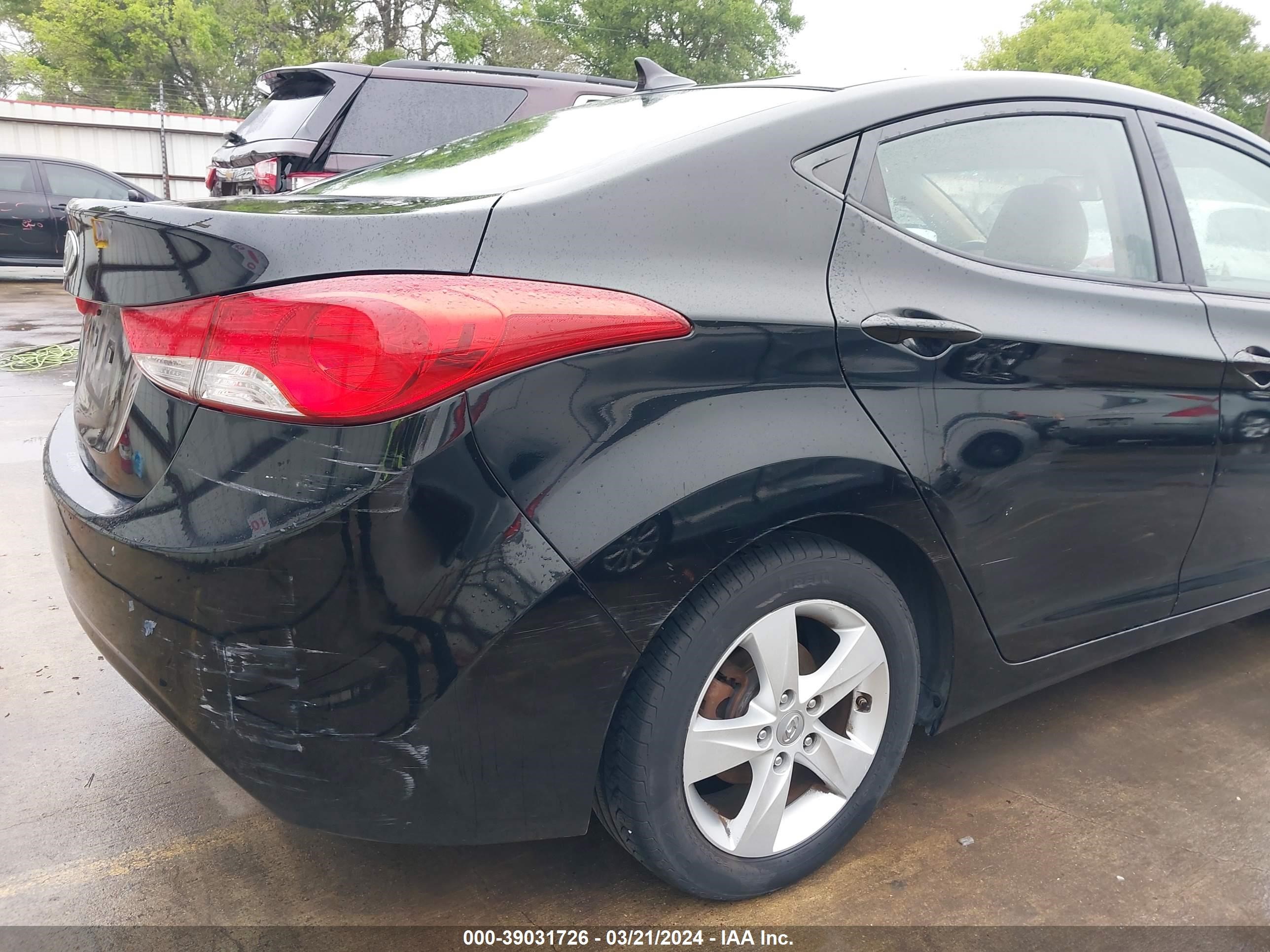 Photo 15 VIN: KMHDH4AE1CU301106 - HYUNDAI ELANTRA 