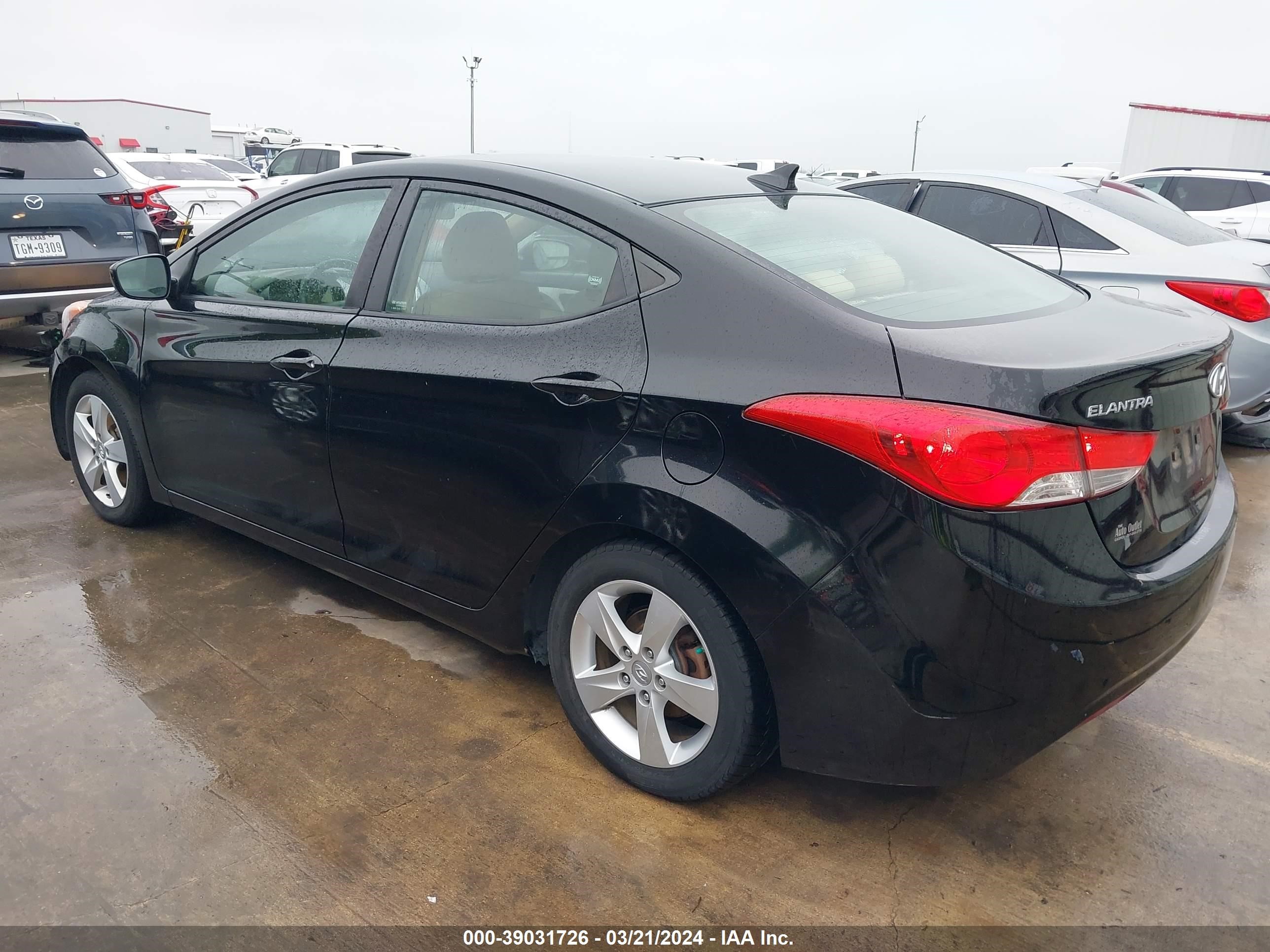 Photo 2 VIN: KMHDH4AE1CU301106 - HYUNDAI ELANTRA 