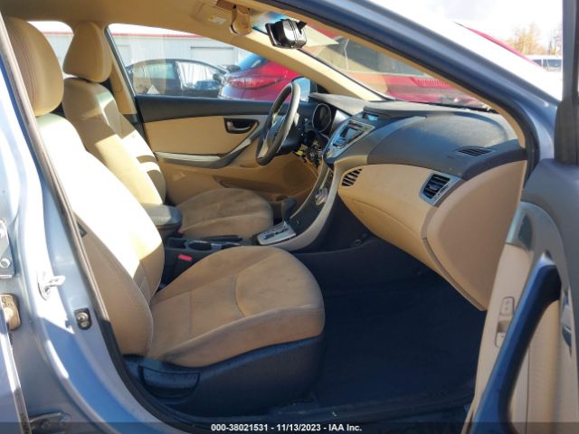 Photo 4 VIN: KMHDH4AE1CU328967 - HYUNDAI ELANTRA 