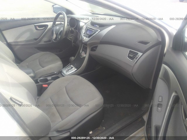 Photo 4 VIN: KMHDH4AE1CU394578 - HYUNDAI ELANTRA 