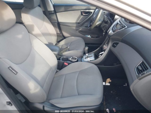 Photo 4 VIN: KMHDH4AE1CU401822 - HYUNDAI ELANTRA 