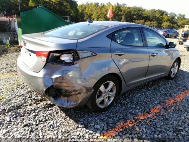 Photo 3 VIN: KMHDH4AE1DU015810 - HYUNDAI ELANTRA 