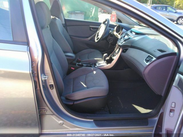 Photo 4 VIN: KMHDH4AE1DU015810 - HYUNDAI ELANTRA 