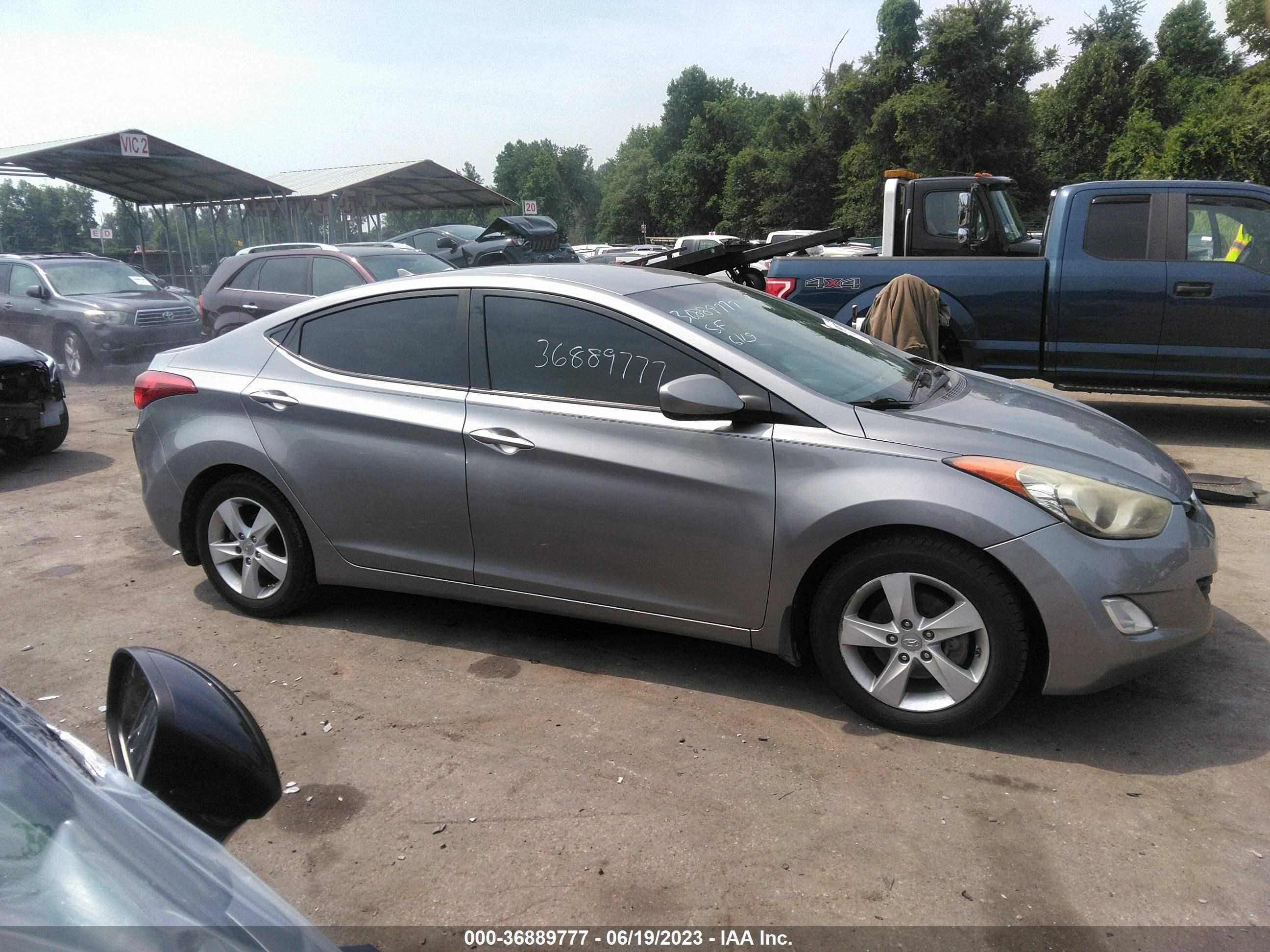 Photo 12 VIN: KMHDH4AE1DU526725 - HYUNDAI ELANTRA 