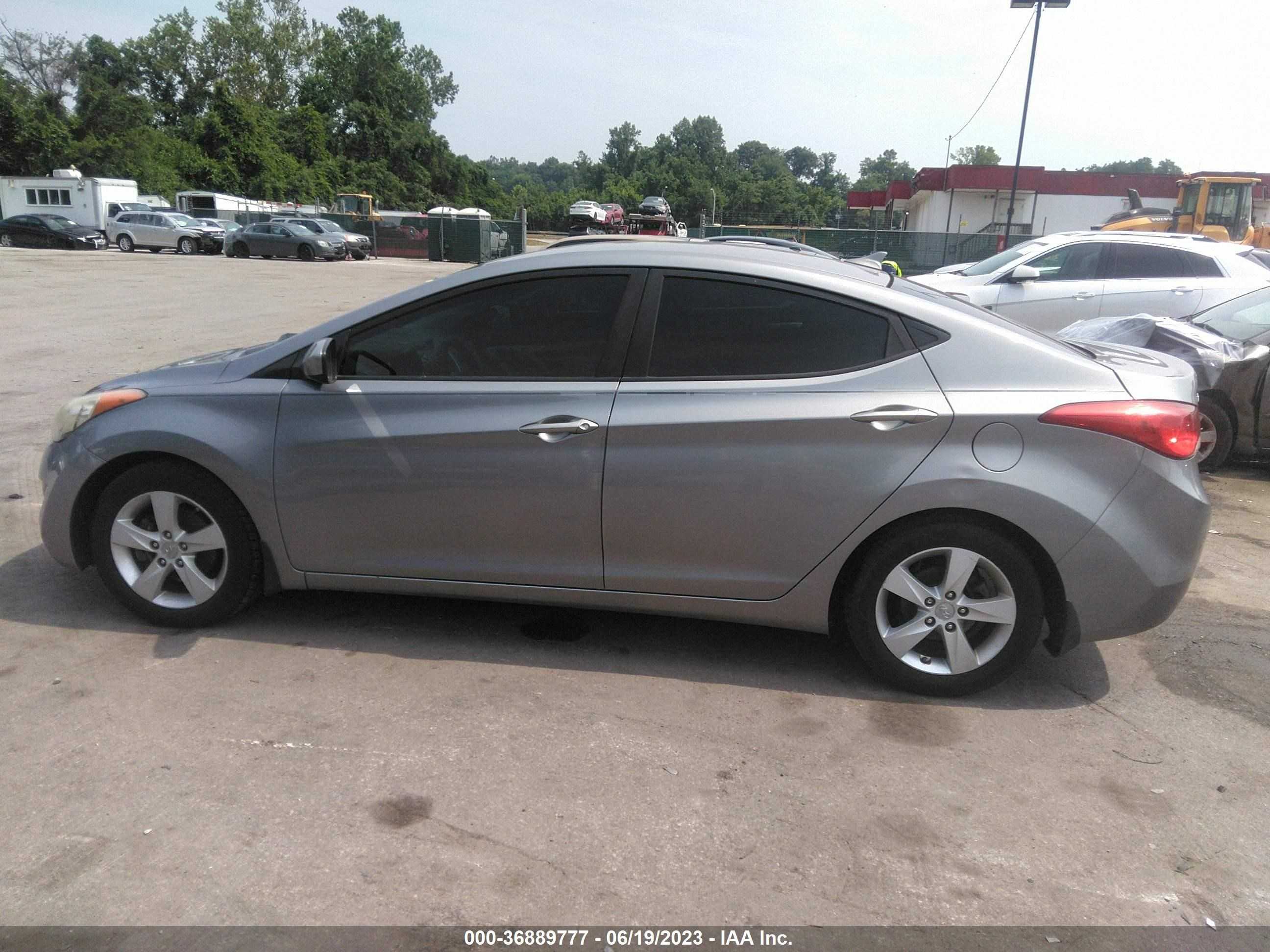 Photo 13 VIN: KMHDH4AE1DU526725 - HYUNDAI ELANTRA 