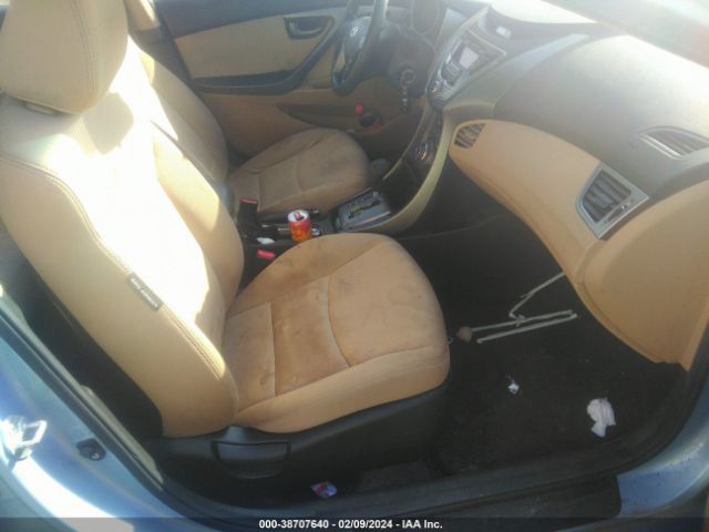 Photo 4 VIN: KMHDH4AE1DU529723 - HYUNDAI ELANTRA 