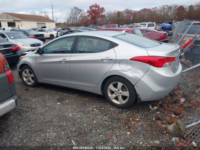 Photo 2 VIN: KMHDH4AE1DU628591 - HYUNDAI ELANTRA 