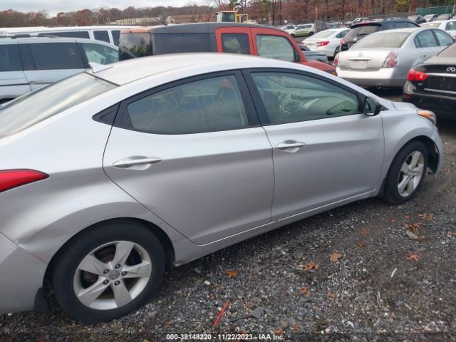 Photo 3 VIN: KMHDH4AE1DU628591 - HYUNDAI ELANTRA 