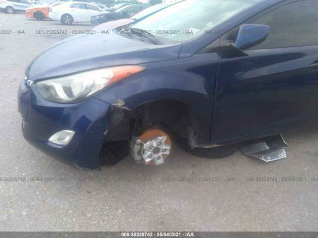 Photo 5 VIN: KMHDH4AE1DU735060 - HYUNDAI ELANTRA 