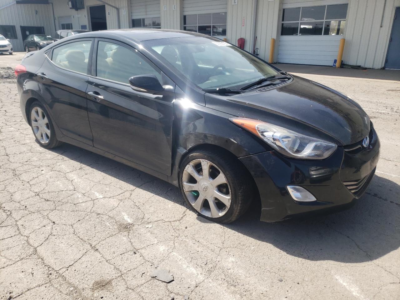 Photo 3 VIN: KMHDH4AE1DU750917 - HYUNDAI ELANTRA 