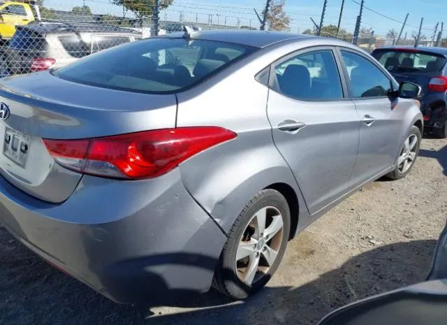 Photo 3 VIN: KMHDH4AE1DU805043 - HYUNDAI ELANTRA 