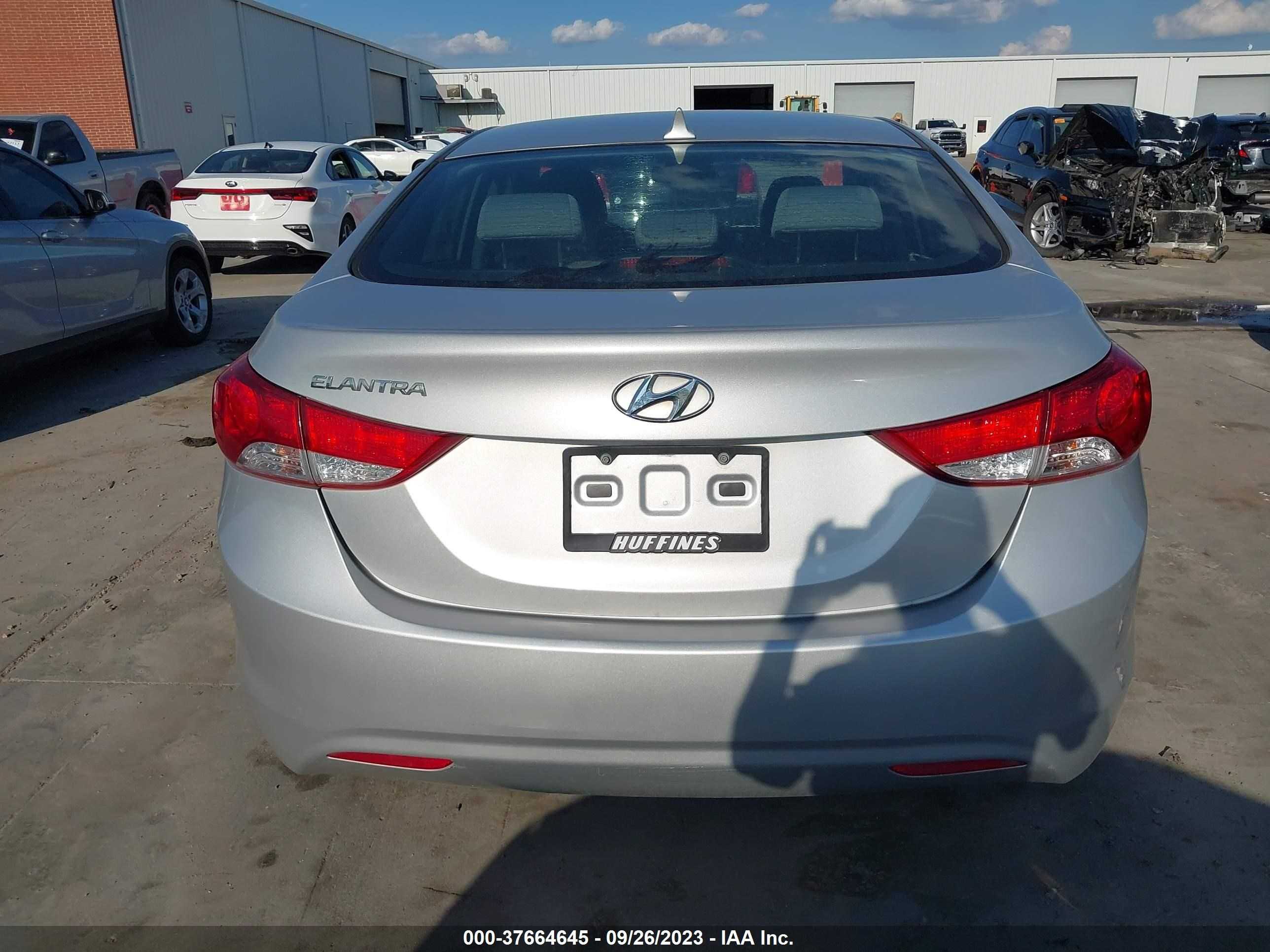 Photo 15 VIN: KMHDH4AE1DU849107 - HYUNDAI ELANTRA 