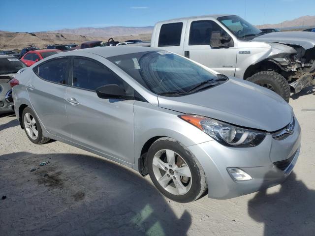 Photo 3 VIN: KMHDH4AE1DU955928 - HYUNDAI ELANTRA 