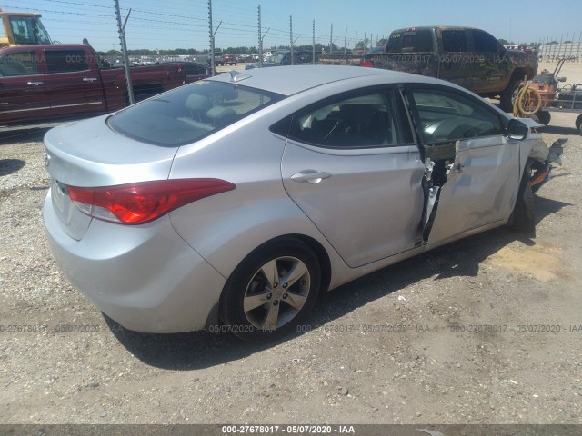 Photo 3 VIN: KMHDH4AE1DU957355 - HYUNDAI ELANTRA 