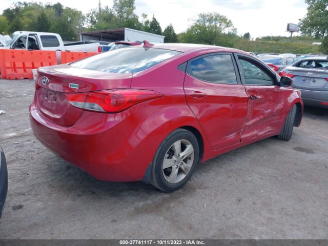 Photo 3 VIN: KMHDH4AE1DU966587 - HYUNDAI ELANTRA 