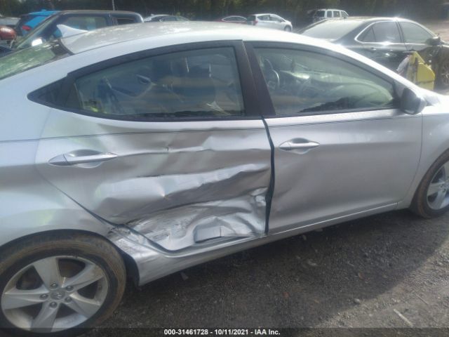 Photo 5 VIN: KMHDH4AE1DU991229 - HYUNDAI ELANTRA 