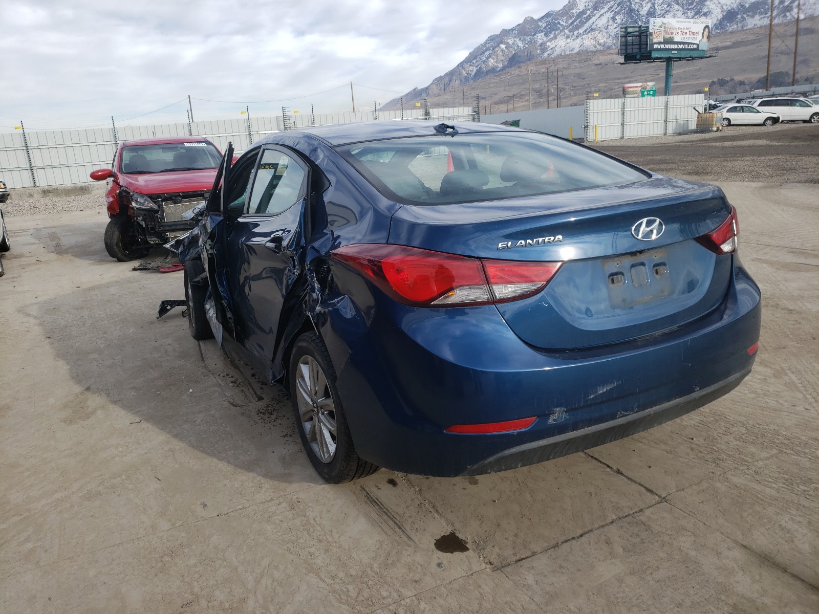 Photo 2 VIN: KMHDH4AE1EU133227 - HYUNDAI ELANTRA 