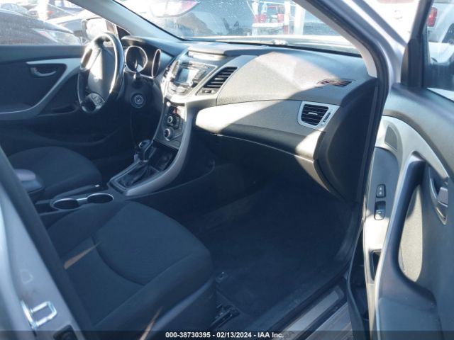 Photo 4 VIN: KMHDH4AE1FU226377 - HYUNDAI ELANTRA 