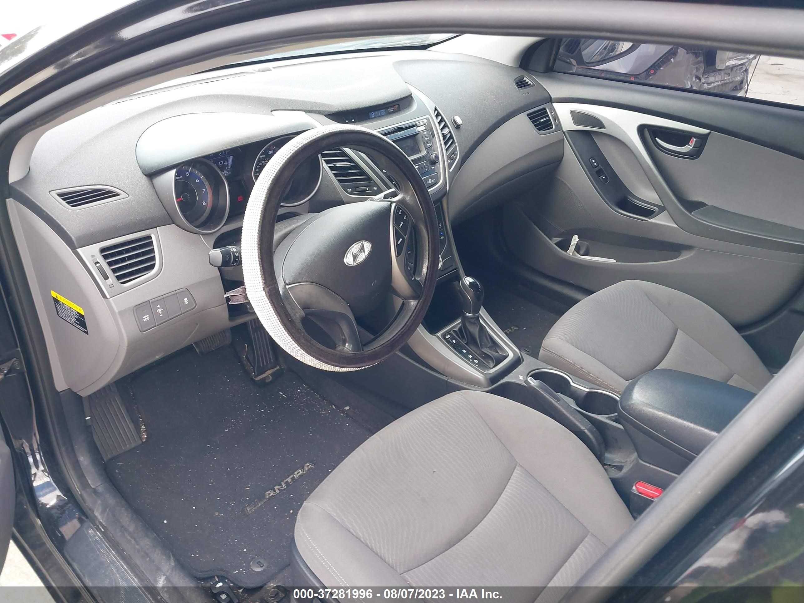 Photo 4 VIN: KMHDH4AE1FU263462 - HYUNDAI ELANTRA 