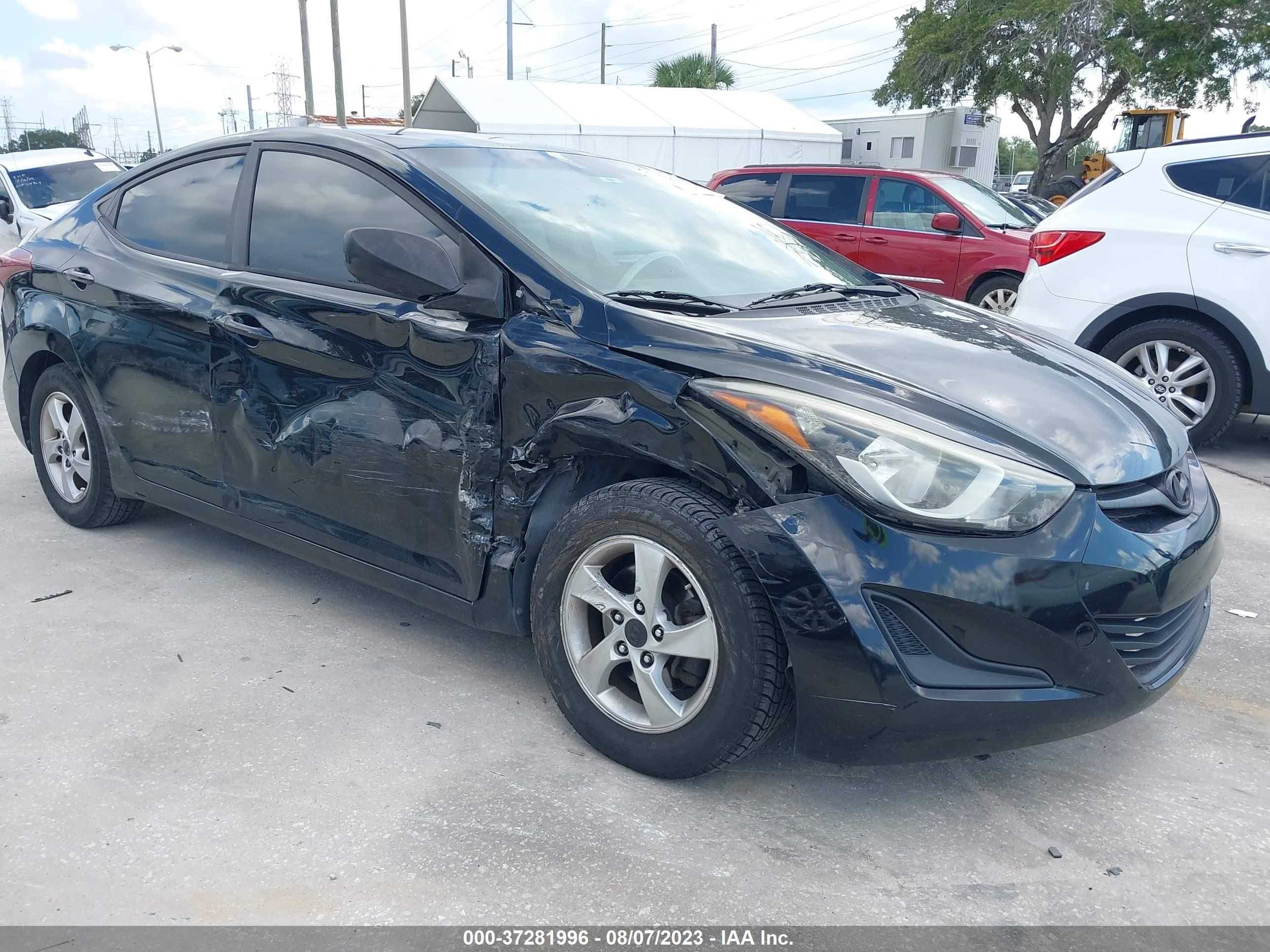 Photo 5 VIN: KMHDH4AE1FU263462 - HYUNDAI ELANTRA 