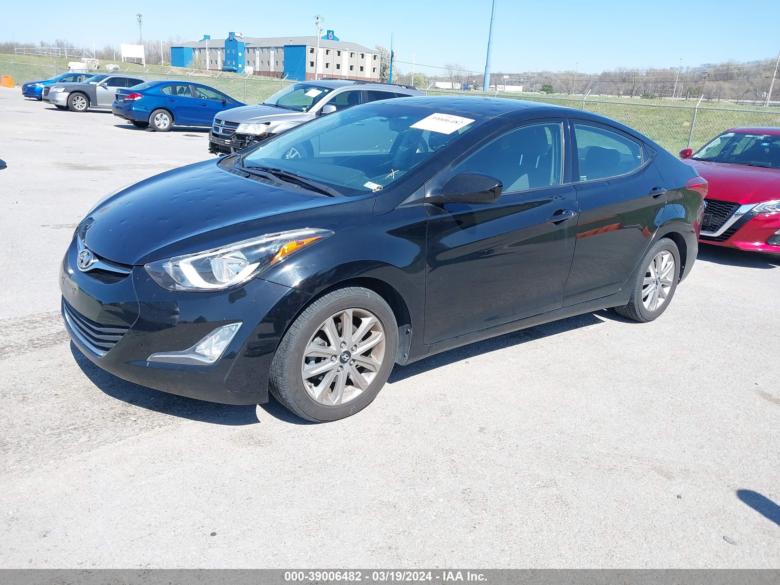 Photo 1 VIN: KMHDH4AE1FU302924 - HYUNDAI ELANTRA 