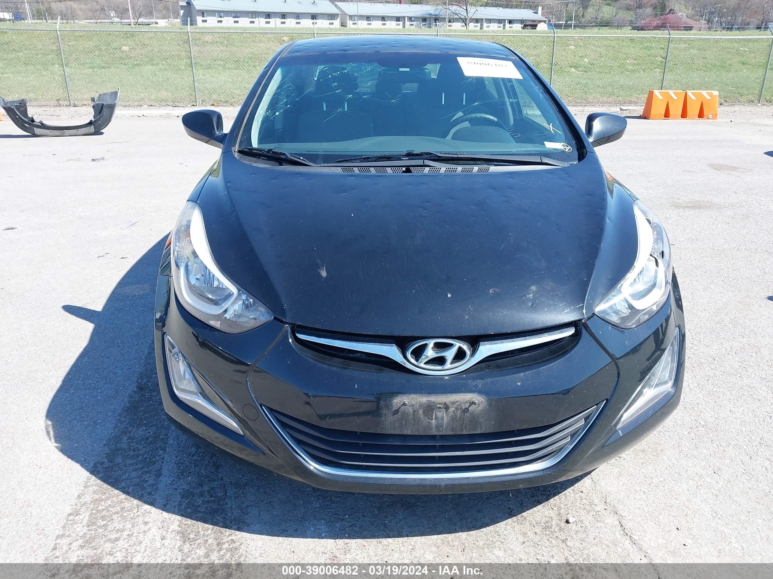 Photo 11 VIN: KMHDH4AE1FU302924 - HYUNDAI ELANTRA 