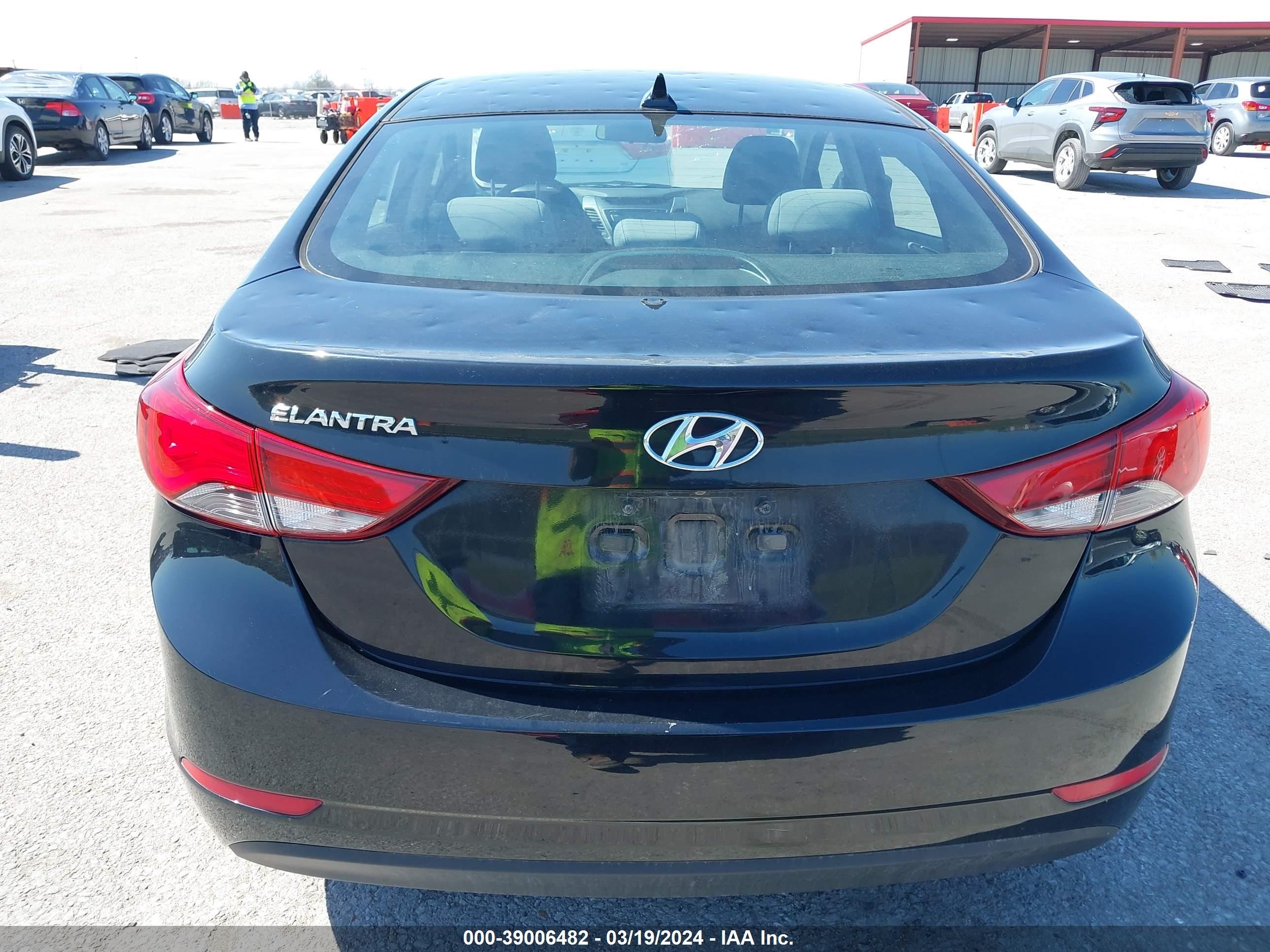 Photo 15 VIN: KMHDH4AE1FU302924 - HYUNDAI ELANTRA 