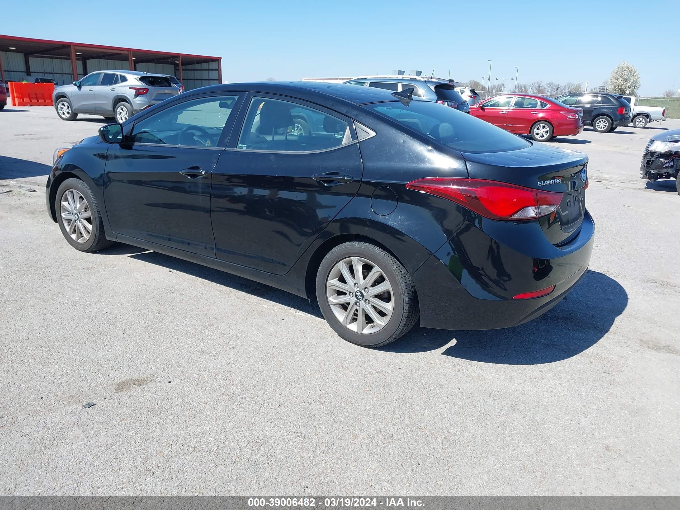 Photo 2 VIN: KMHDH4AE1FU302924 - HYUNDAI ELANTRA 