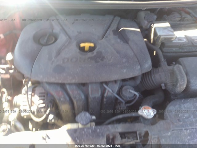 Photo 9 VIN: KMHDH4AE1FU379972 - HYUNDAI ELANTRA 