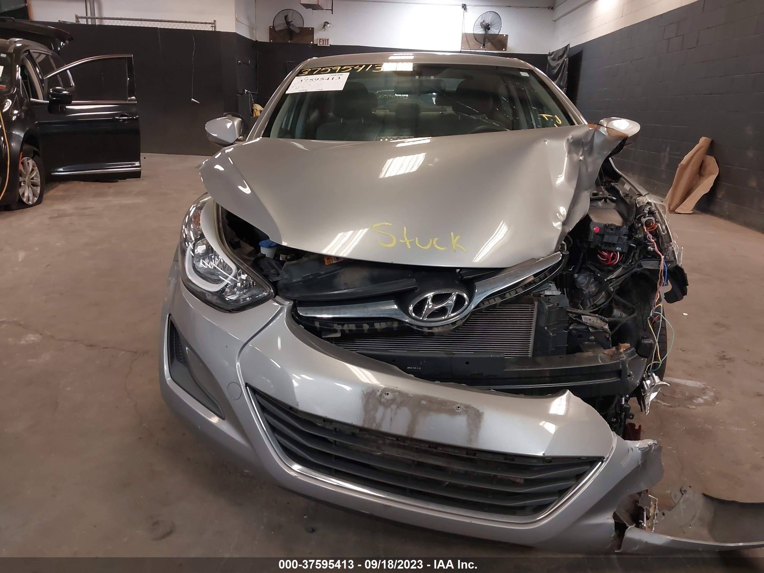 Photo 11 VIN: KMHDH4AE1GU501036 - HYUNDAI ELANTRA 