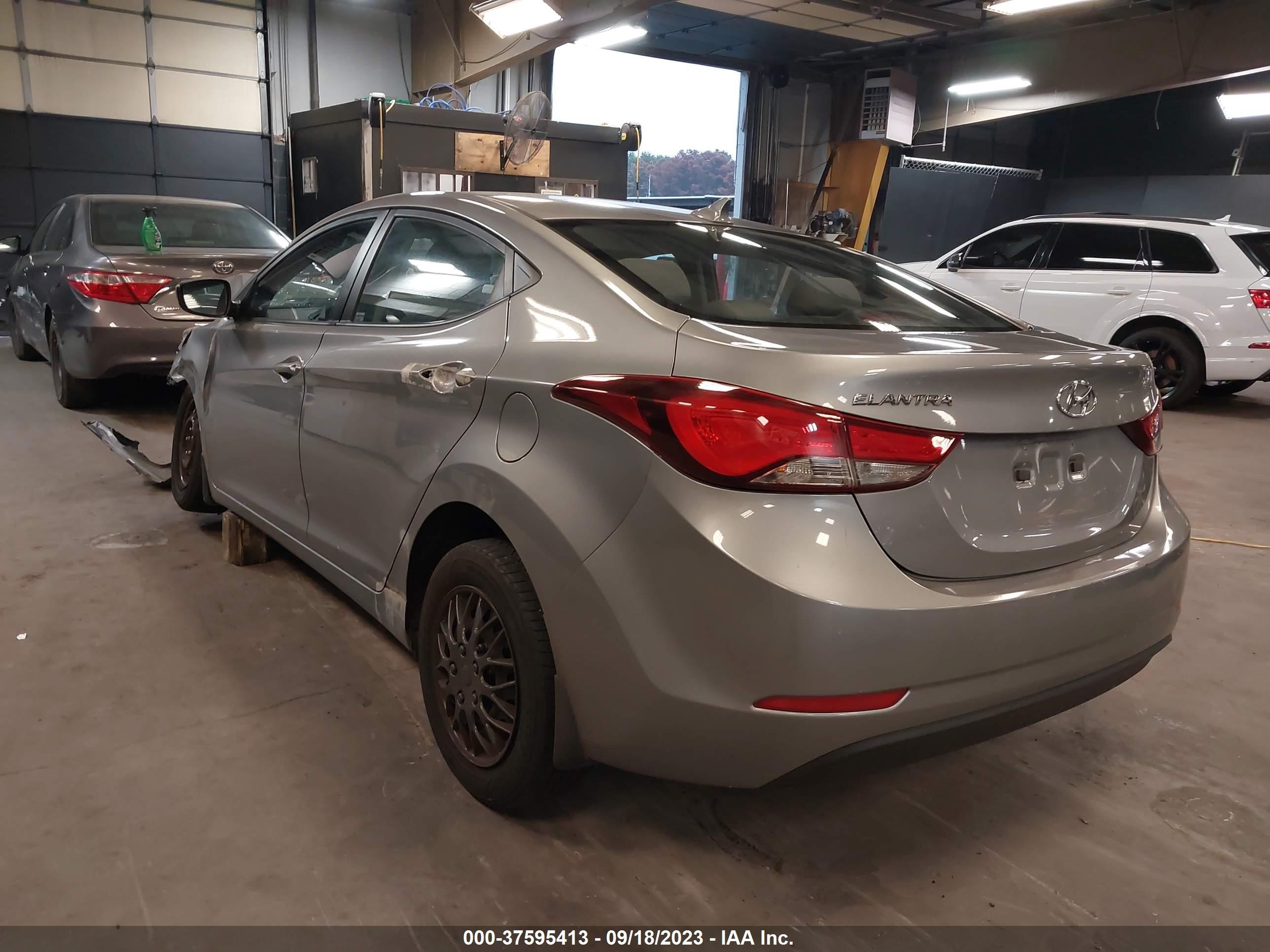 Photo 2 VIN: KMHDH4AE1GU501036 - HYUNDAI ELANTRA 