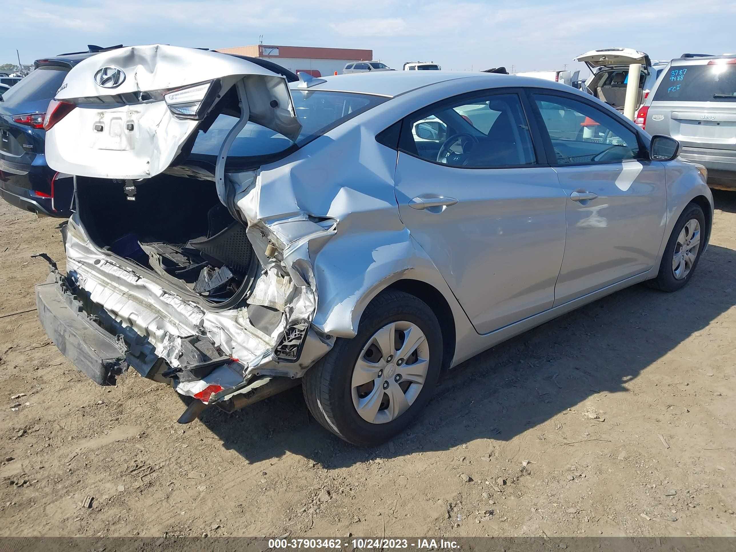 Photo 3 VIN: KMHDH4AE1GU516958 - HYUNDAI ELANTRA 