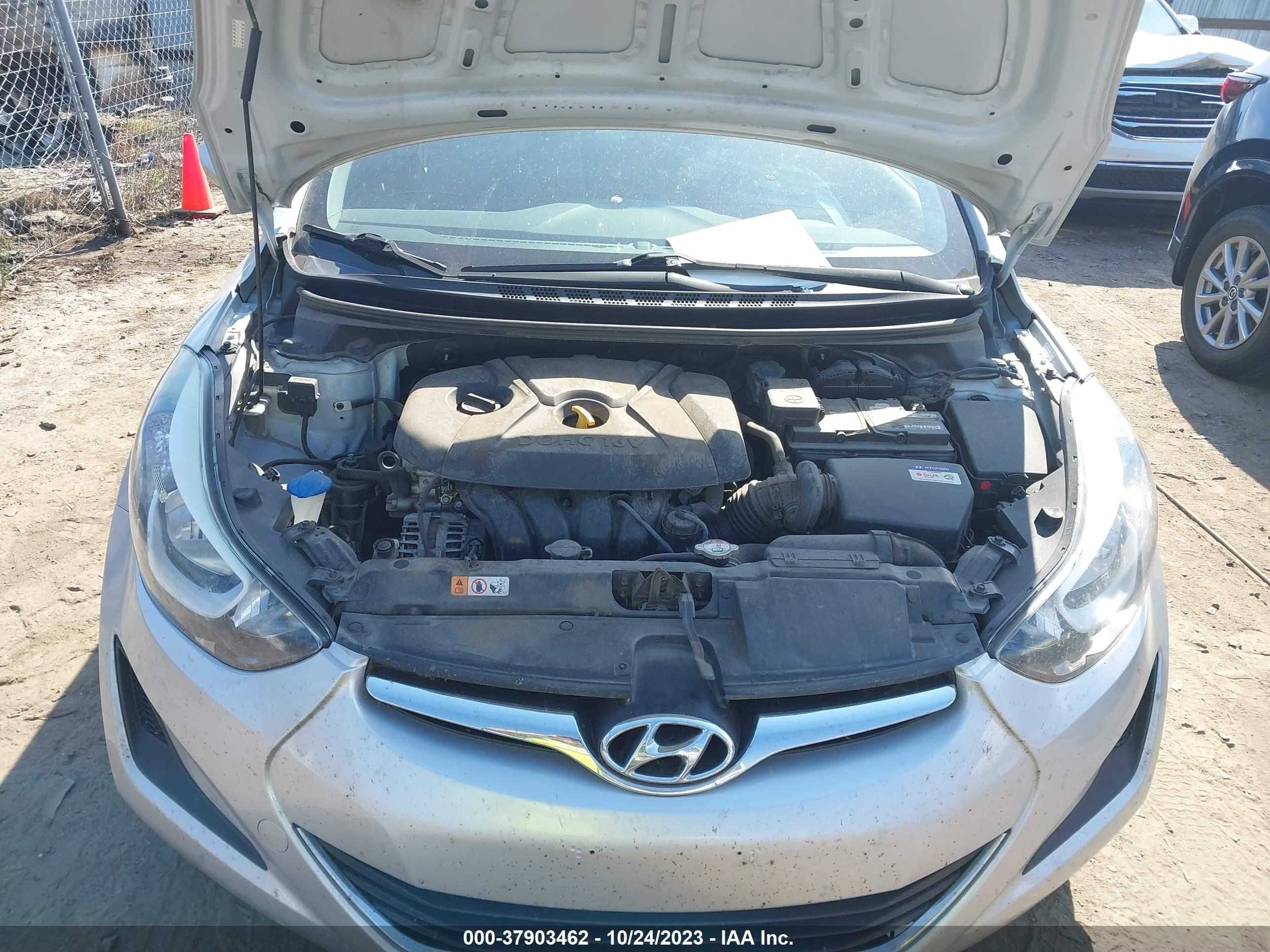 Photo 9 VIN: KMHDH4AE1GU516958 - HYUNDAI ELANTRA 