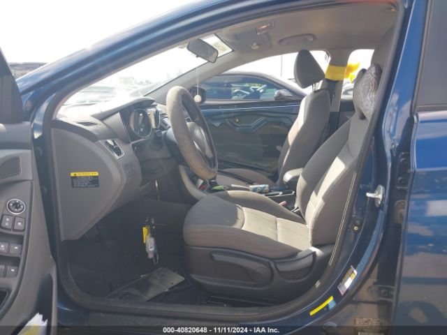 Photo 4 VIN: KMHDH4AE1GU517799 - HYUNDAI ELANTRA 