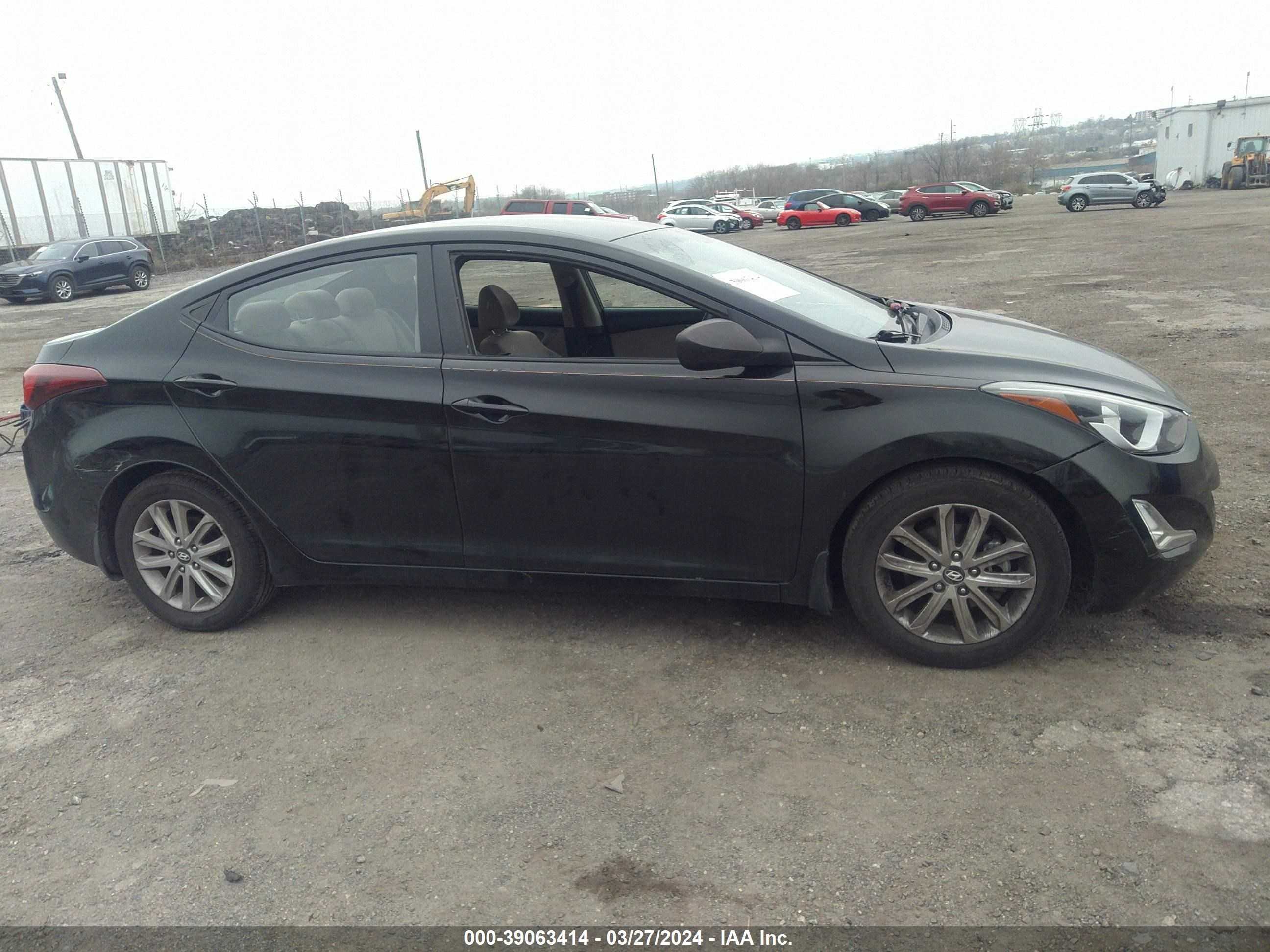 Photo 5 VIN: KMHDH4AE1GU588520 - HYUNDAI ELANTRA 