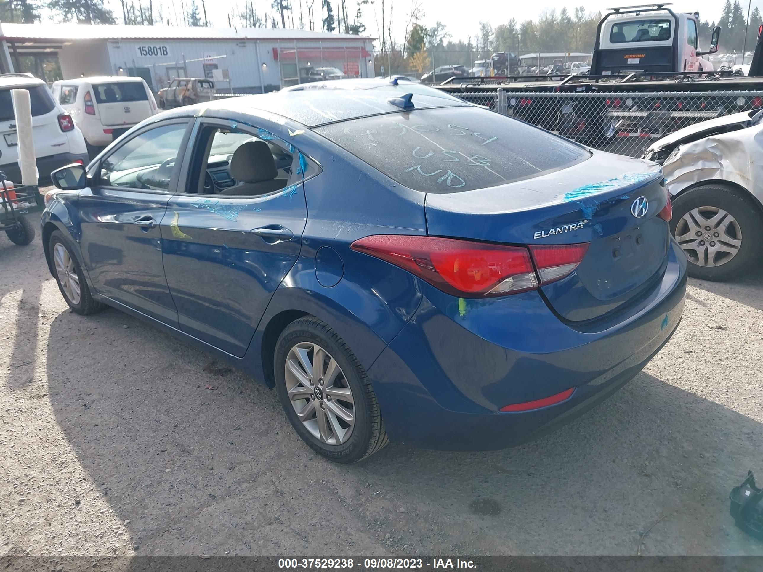 Photo 2 VIN: KMHDH4AE1GU619104 - HYUNDAI ELANTRA 