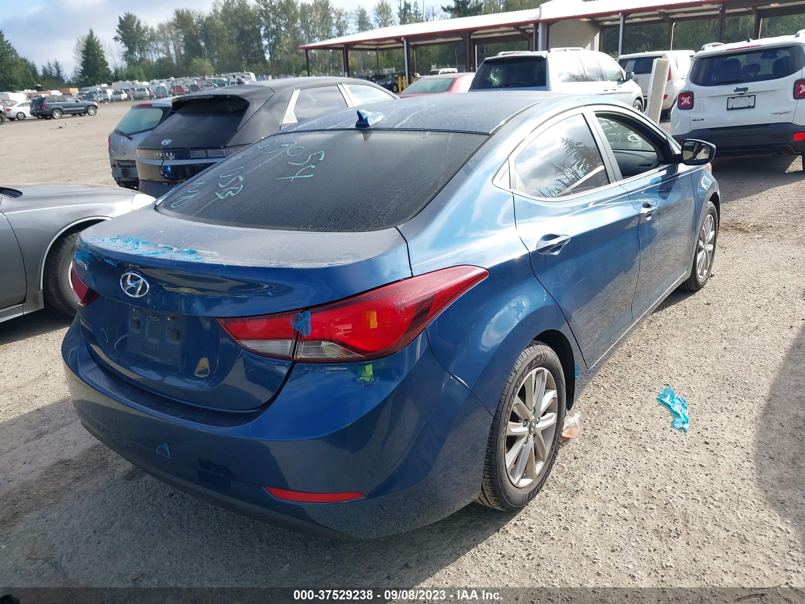 Photo 3 VIN: KMHDH4AE1GU619104 - HYUNDAI ELANTRA 