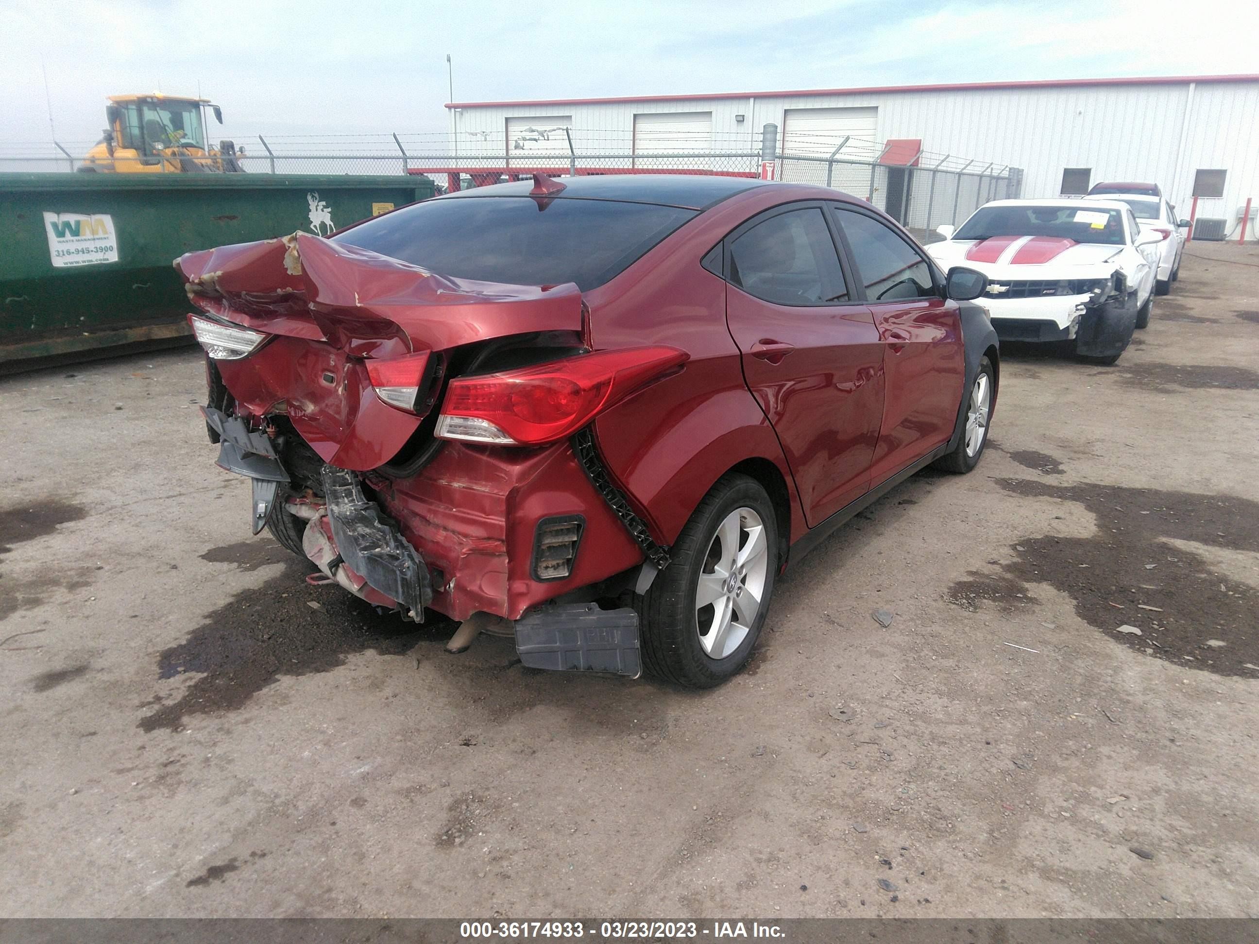 Photo 3 VIN: KMHDH4AE2BU116223 - HYUNDAI ELANTRA 